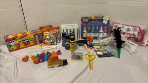 lot 3331 image: Kids Arts & Crafts Supply Bundle
