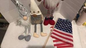 lot 3426 image: Decorative Gnome Figurines Set with American Flags