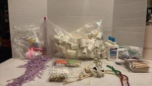 lot 3432 image: Mixed Craft Supplies Lot