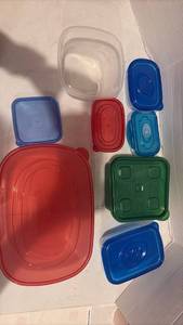 lot 3436 image: Plastic Food Storage Containers