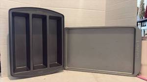 lot 3443 image: Chicago Metallic 3-Loaf Pan and Farberware Nonstick Baking Sheet Set