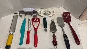 lot 3445 image: Mixed Kitchen Utensils