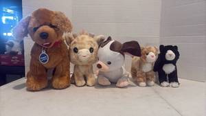lot 3502 image: Stuffed Animal Plush Lot - Dog, Giraffe, and Cats