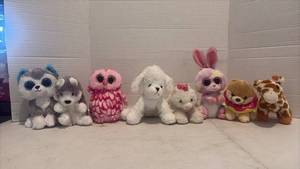 lot 3505 image: Lot of 8 Stuffed Animal Plush Toys