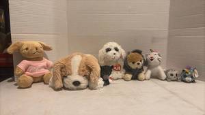lot 3517 image: Mixed Lot of 8 Stuffed Animal Plush Toys
