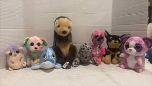 lot 3527 image: Lot of 8 Assorted Stuffed Animal Plush Toys