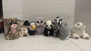 lot 3529 image: Lot of 7 Stuffed Animal Plush Toys