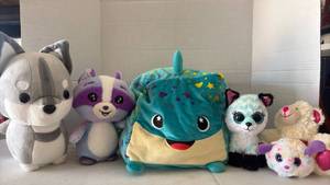 lot 3533 image: Stuffed Animal Plush Toy Collection