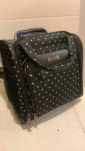 lot 3620 image: Kenneth Cole soft sided luggage 1513