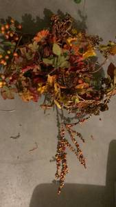 lot 3624 image: Autumn artificial decor