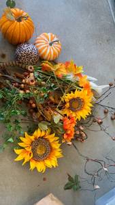 lot 3628 image: Fall decor