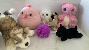 lot 3642 image: Stuffed toys and puppet