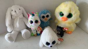 lot 3645 image: Burton bunny and Ty beanies