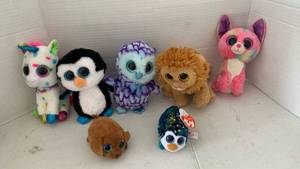 lot 3646 image: Ty beanie babies