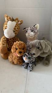 lot 3649 image: Stuffed toys
