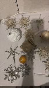 lot 3721 image: Mixed Christmas Ornament Collection