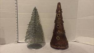 lot 3736 image: Decorative Christmas Tree Figurines Set of 2