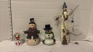 lot 3737 image: Christmas Snowman Figurines with Snow Globe