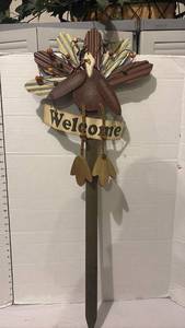 lot 3740 image: Thanksgiving Turkey Welcome Garden Stake
