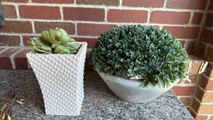 lot 4007 image: Faux plants and pots