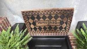 lot 4101 image: Door welcome mat