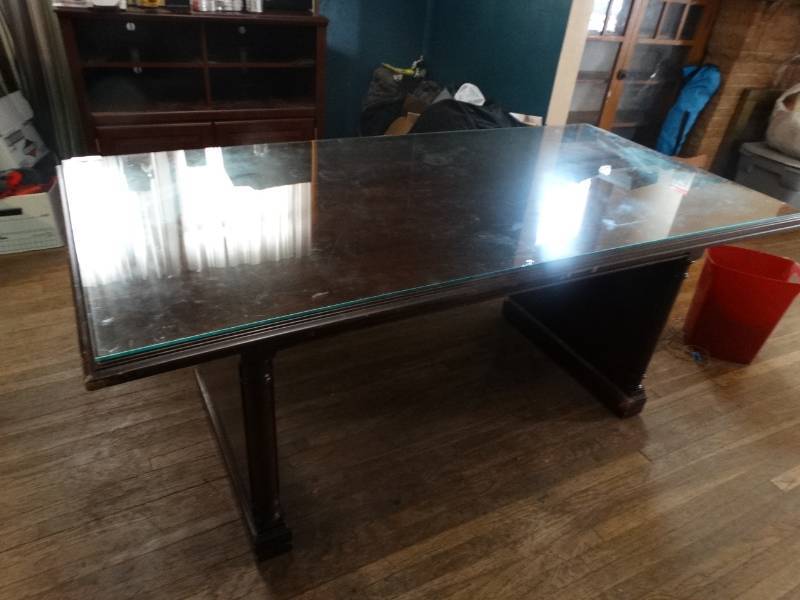 lot 6744 image: Conferencedinning table.