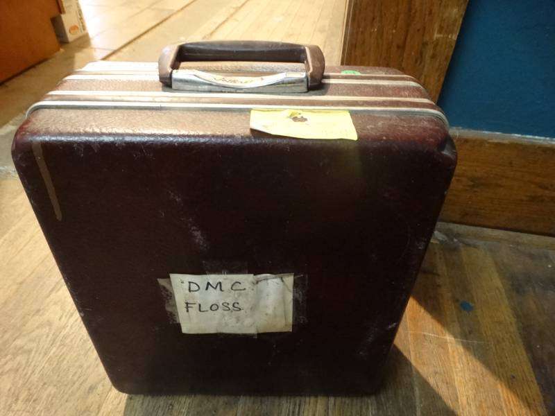 lot 6773 image: Small case with sewing thread.
