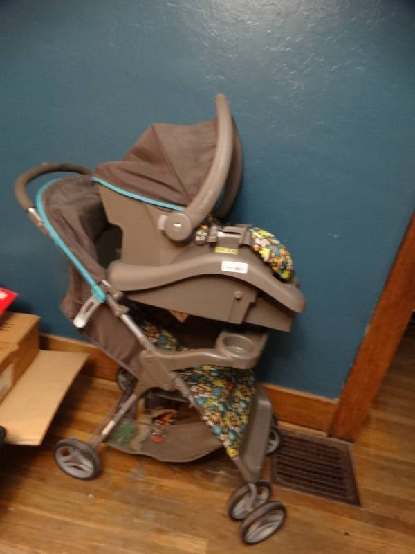 Cosco safari stroller and car seat 