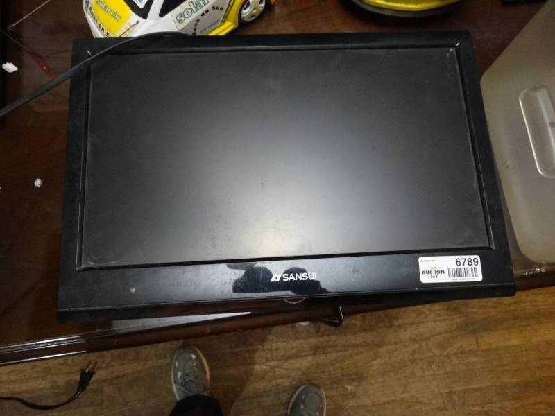 lot 6789 image: 19 flat screen tv.