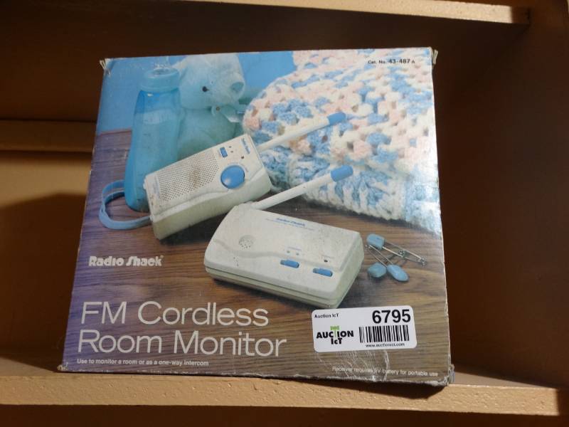 lot 6795 image: Fm cordless room monitor.