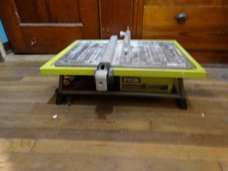 lot 6798 image: Ryobi tile cutter.