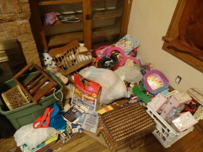 lot 6828 image: Big lot of toys.