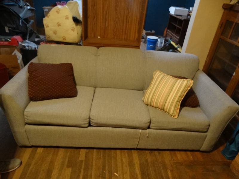 lot 6832 image: Sleeper sofa.