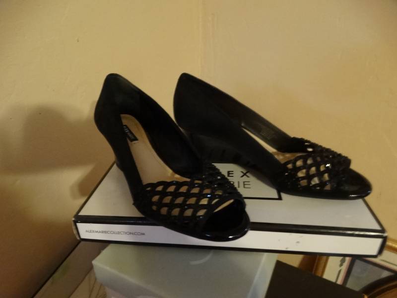 lot 6844 image: Alex marie new in box womans wedges, size 5.5m.