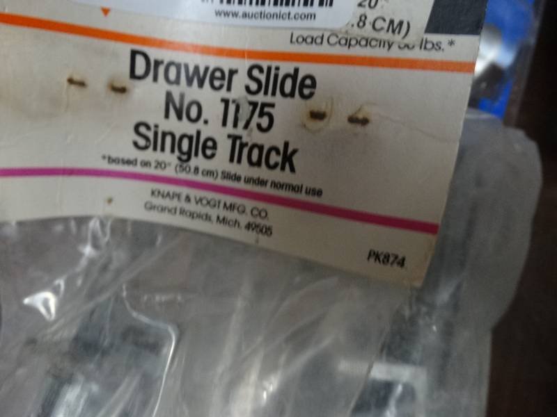 lot 6857 image: Lot of Drawer slide single track.