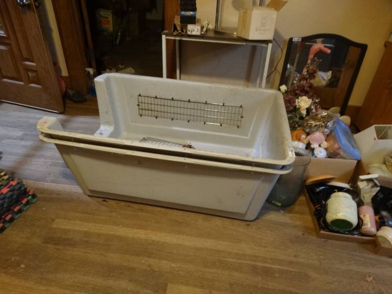 lot 6878 image: Giant dog kennel.
