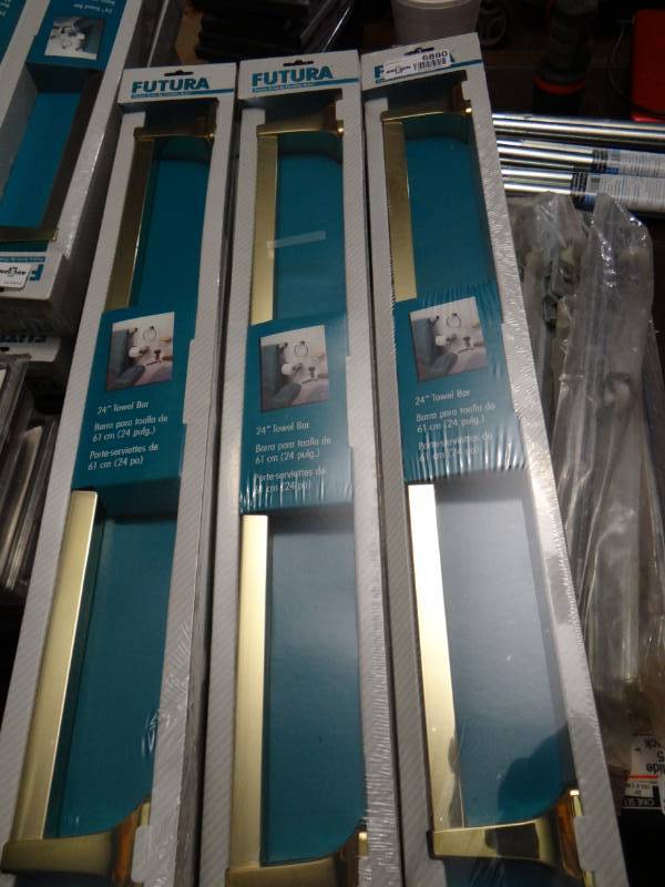 lot 6880 image: 6 Brand new Futura 21 towel bars.