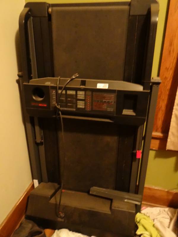 lot 6886 image: Pro form professional trainer treadmill.