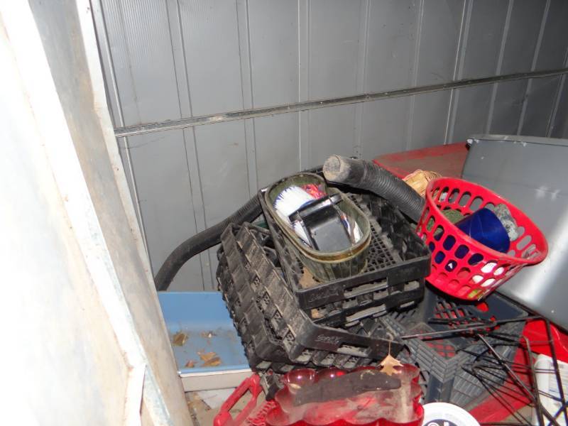 lot 6908 image: Contents in shed.