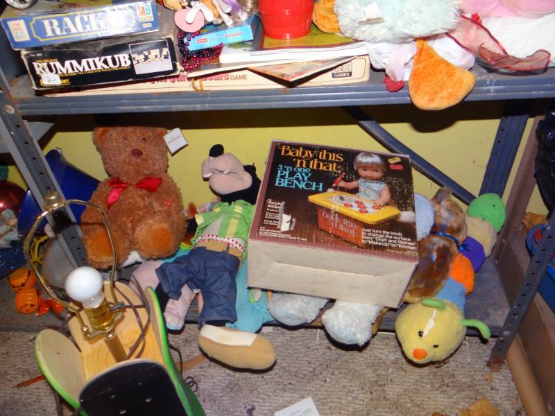 lot 6915 image: Contents on shelf. shelf not included.