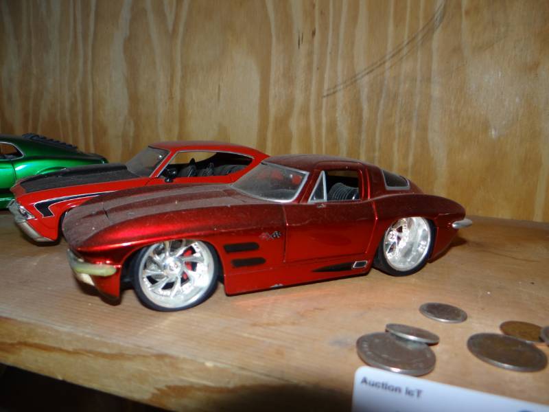 lot 6930 image: Lot of cars.
