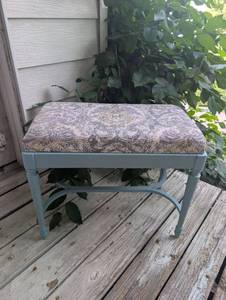 lot 550 image: Light Blue Upholstered Bench with Paisley Fabric - 21x25x16 in