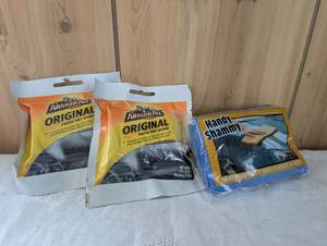 lot 2009 image: Armor All Car Care Sponges and Handy Shammy Bundle