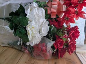 lot 2010 image: Artificial Silk Flower Bundle Collection
