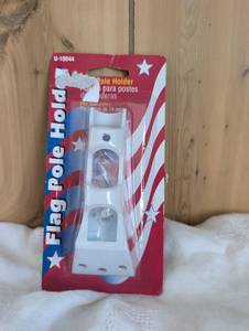 lot 2016 image: Flag Pole Holder White Aluminum 34 Inch U-10044