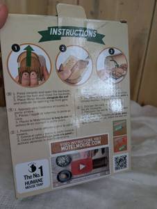 lot 2027 image: Motel Mouse Humane Mouse Trap 2-Pack