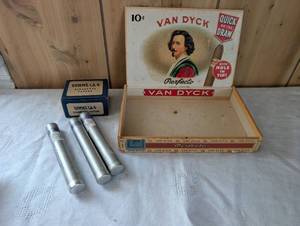 lot 3004 image: Van Dyck Perfecto Cigar Box and Rolling Papers Collection