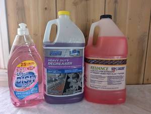 lot 3502 image: Commercial Cleaning Supplies Bundle