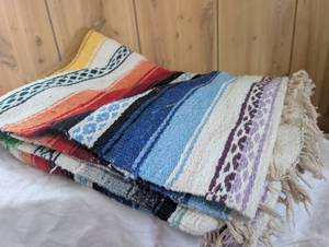 lot 4006 image: Mexican Falsa Blanket