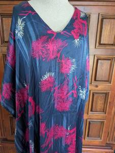 lot 4504 image: Pink Floral Print Kaftan Caftan Dress - 3X